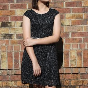 xhileration - Black lacey dress (XL/TG 14/16)